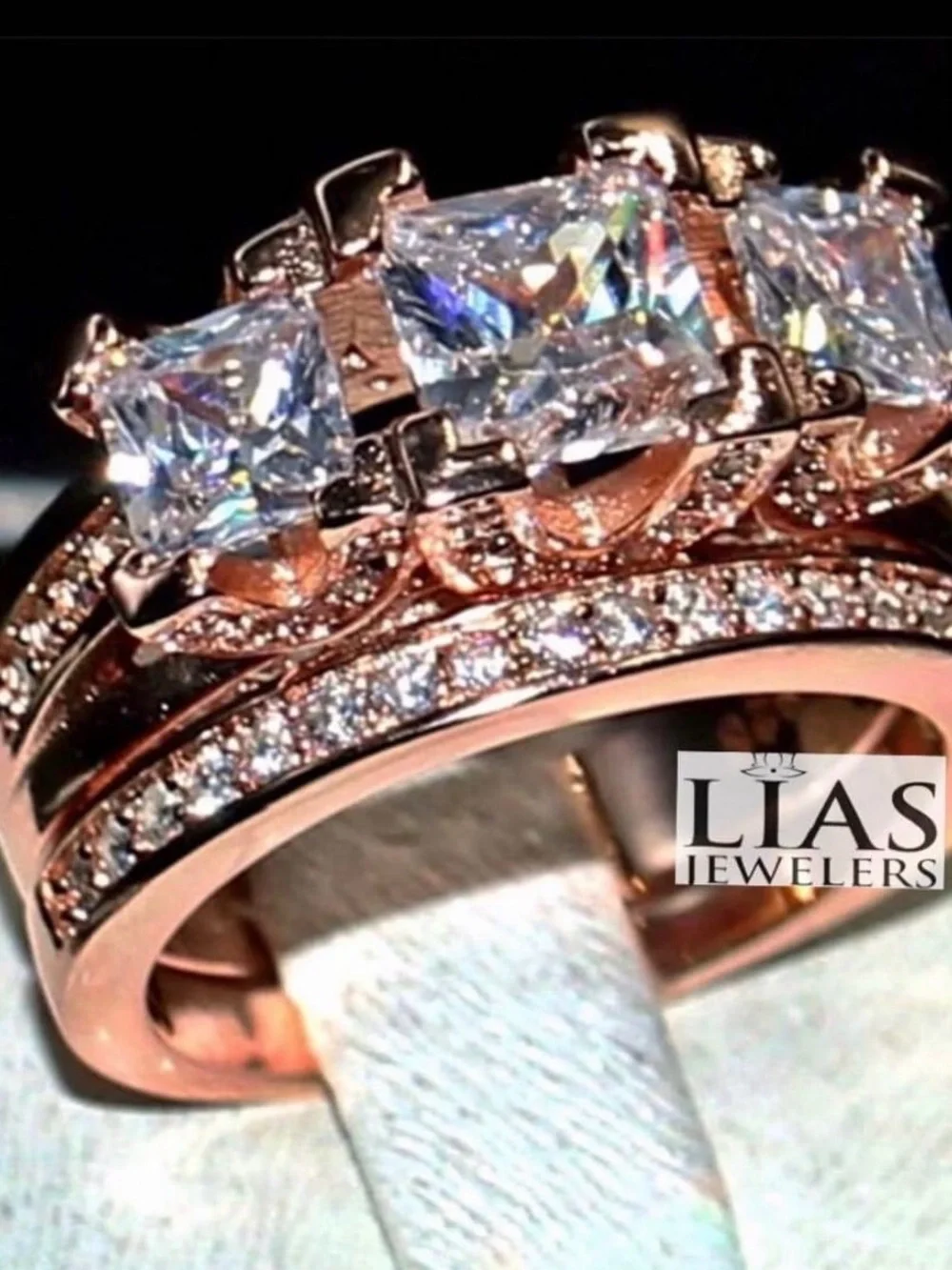 New 18k rose gold wedding ring set